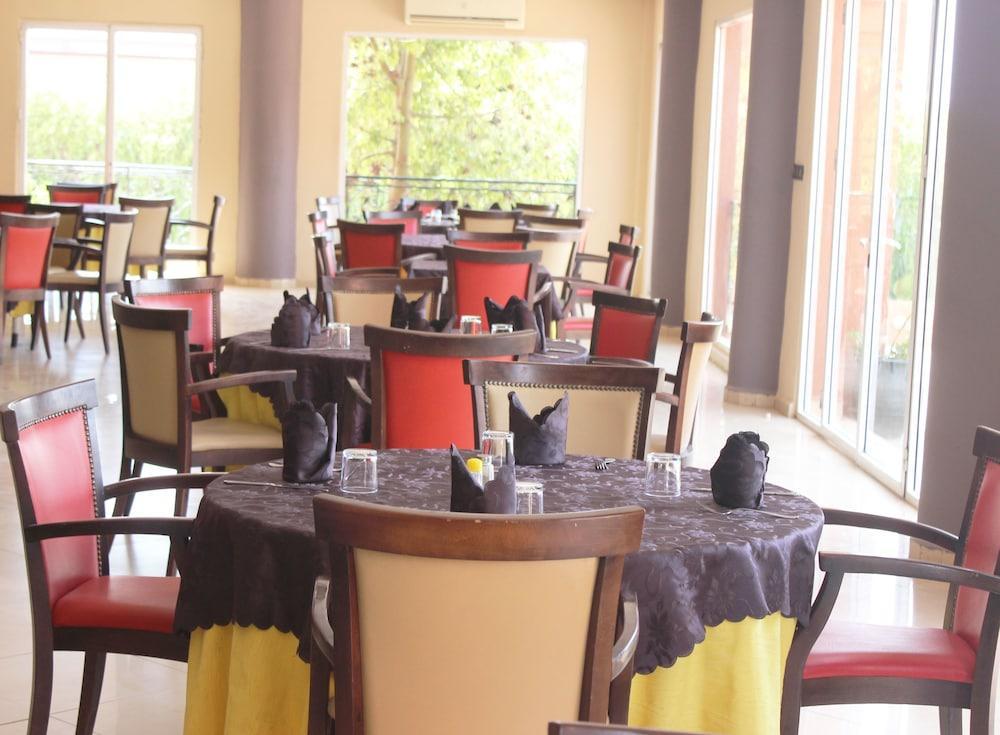 Hotel Al Bassatine Beni Mellal Ngoại thất bức ảnh